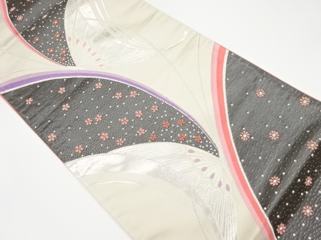 リサイクル　蝶に小花模様織出し袋帯